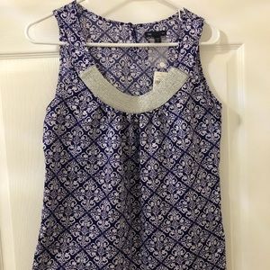 Brand new Gap top (NWT)